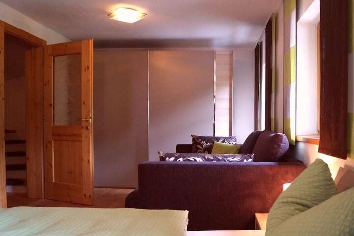 Room 7 of 65