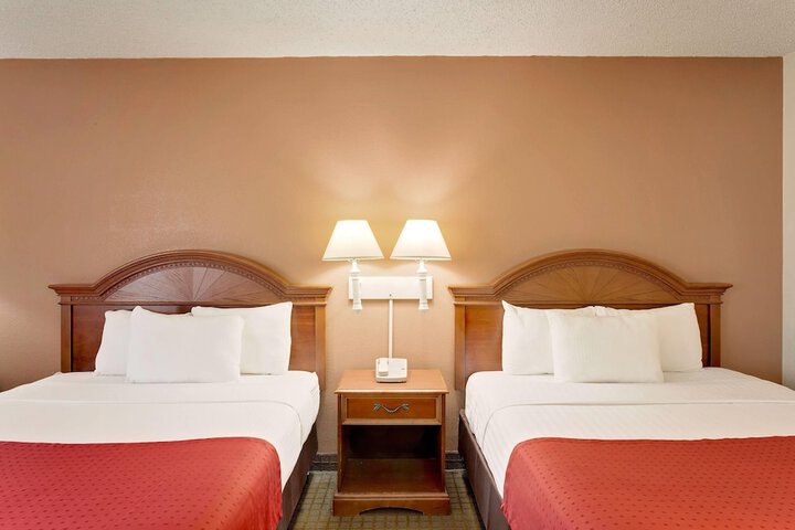 Room 5 of 27