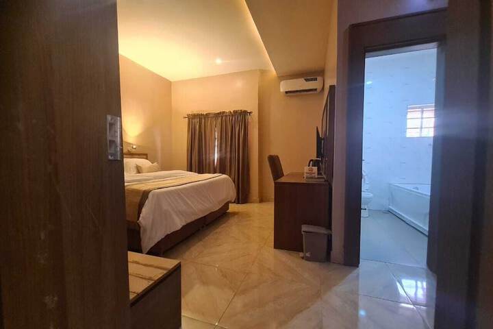 Room 4 of 51