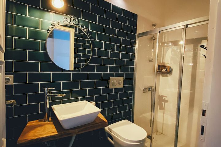 Room 60 of 79