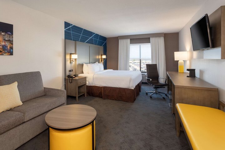 1 King Bed Suite (3 of 5)