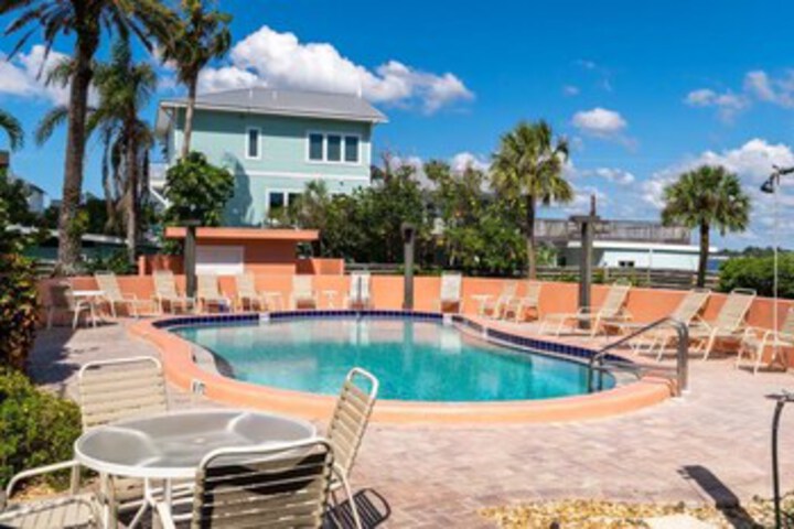 Pool 45 of 72