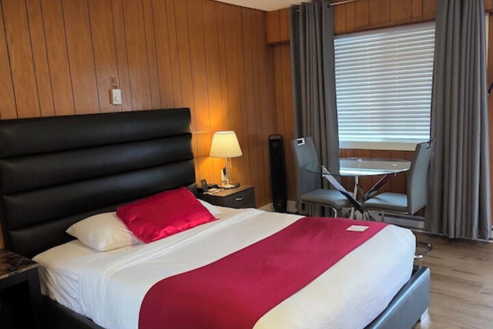Room 16 of 61