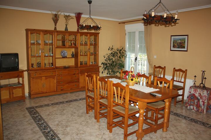 Dining 30 of 48