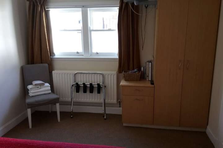 Room 7 of 13
