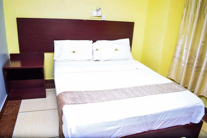Room 19 of 33