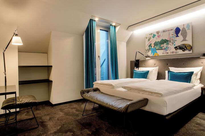 Room 5 of 27