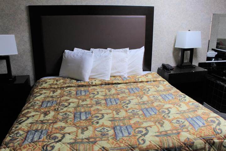 Room 13 of 25