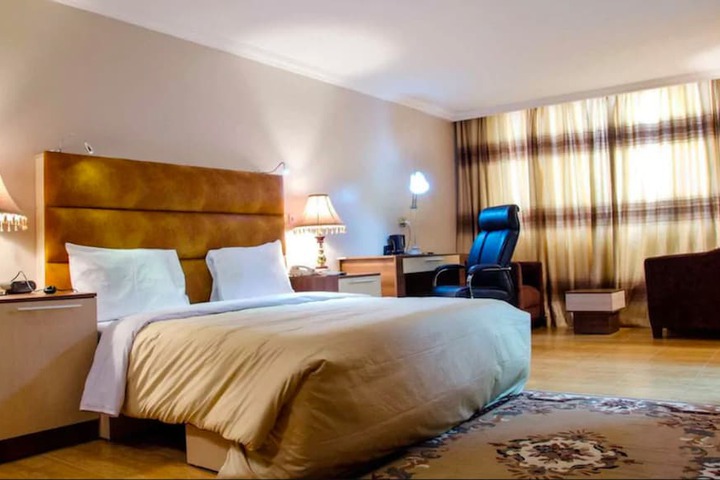 Room 5 of 22