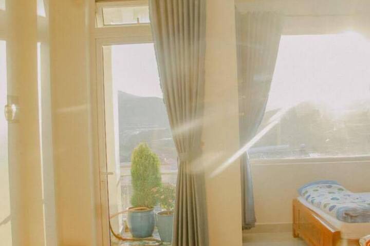 Room 16 of 25