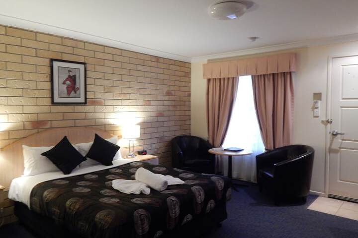 Room 8 of 43