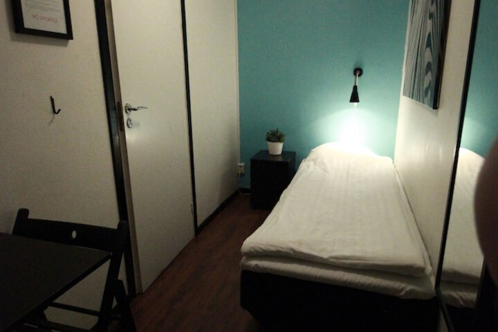 Room 10 of 49
