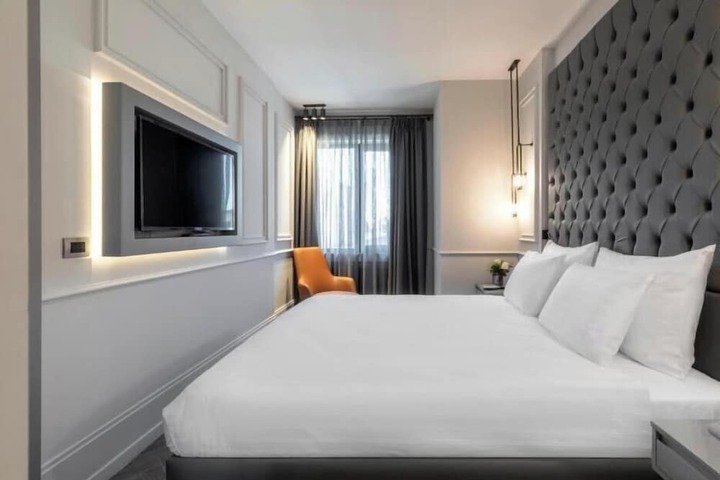 Room 42 of 126