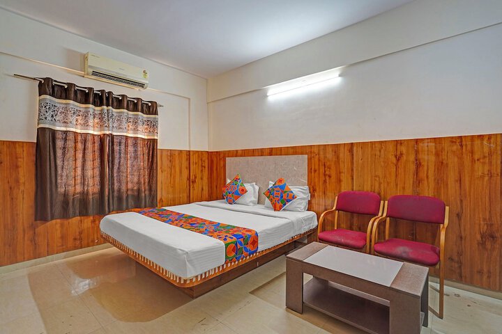 Room 17 of 28