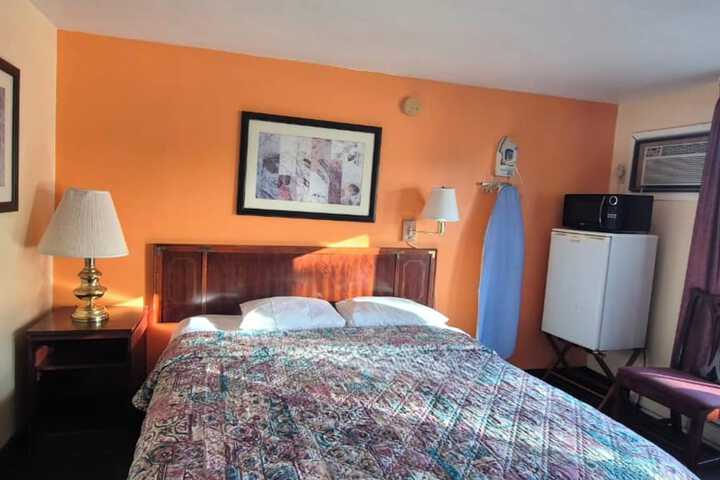 Room 6 of 44