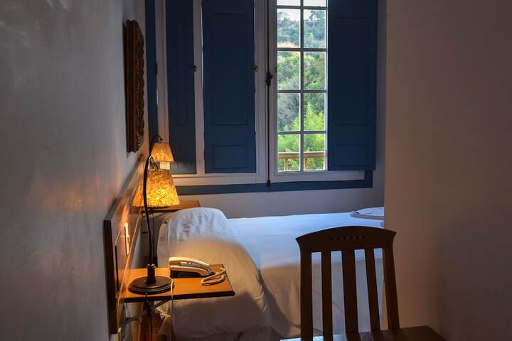 Room 59 of 106