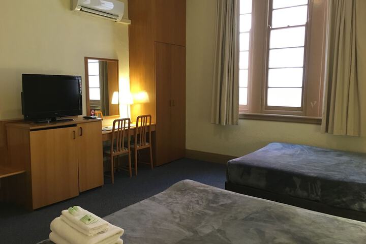 Room 21 of 73