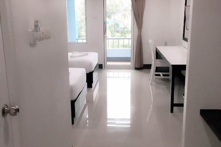 Room 8 of 17