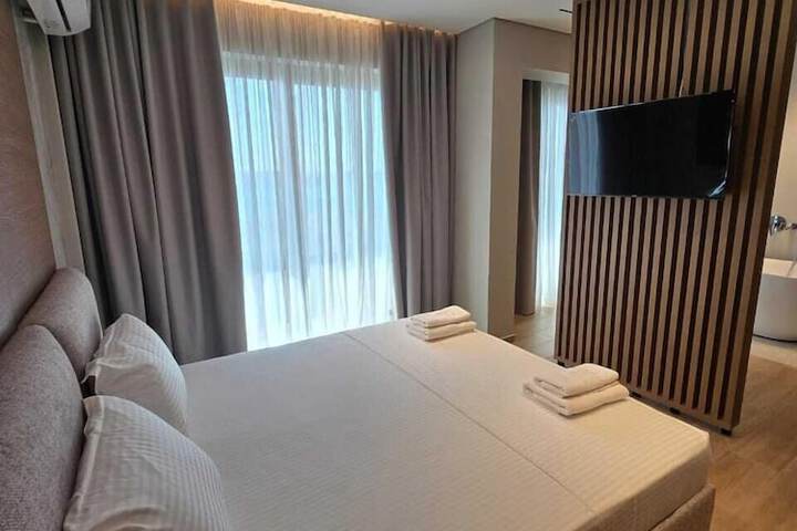 Room 30 of 77