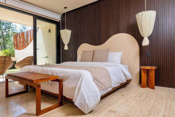 Room 8 of 42