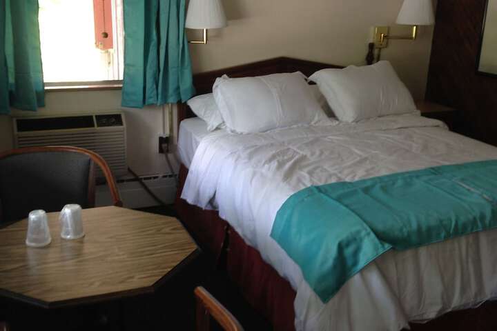 Room 3 of 81