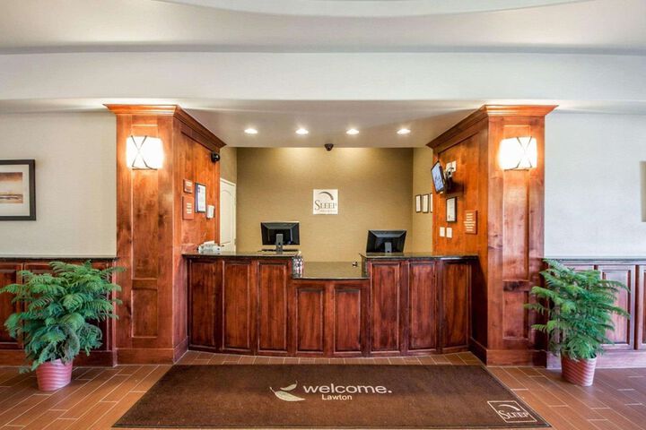 Entrance & Lobby