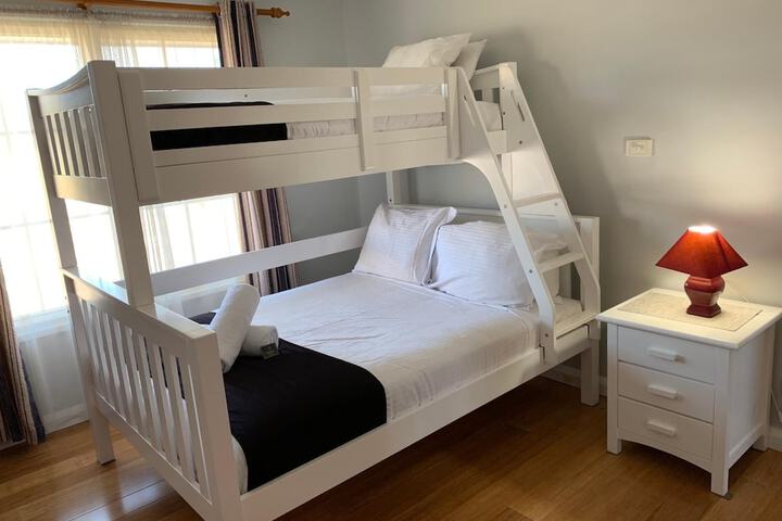 Room 32 of 68