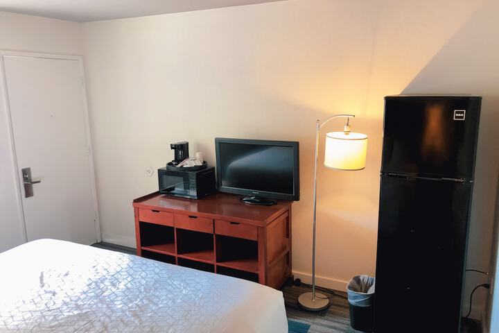 1 King Bed (6 of 6)