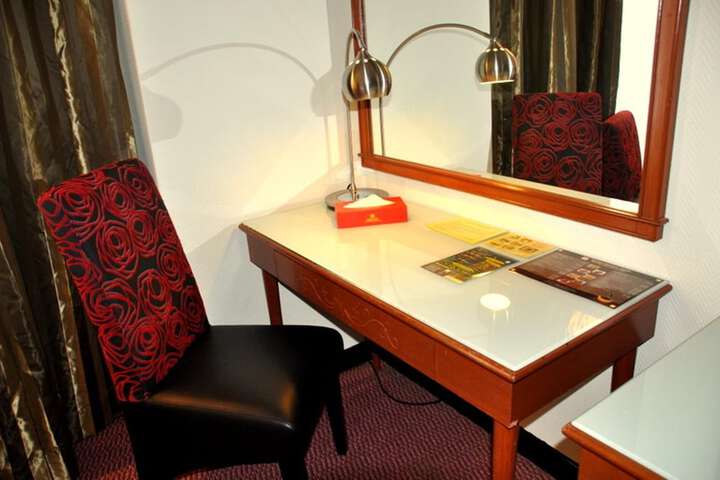 Room 25 of 47