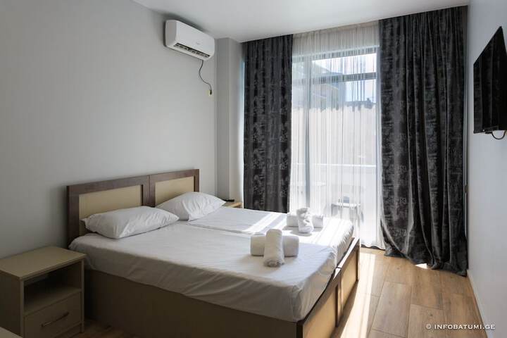 Room 4 of 15