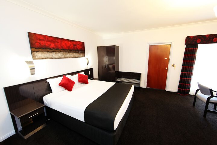 Room 17 of 46
