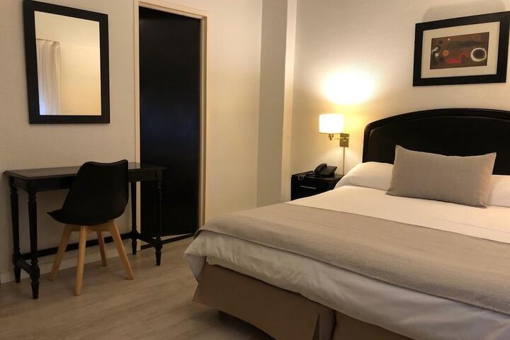 Room 16 of 37