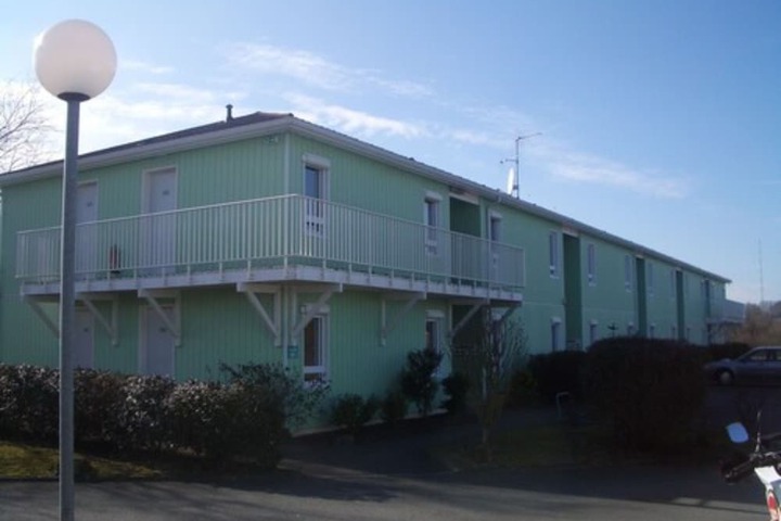 Hotel 74 of 80