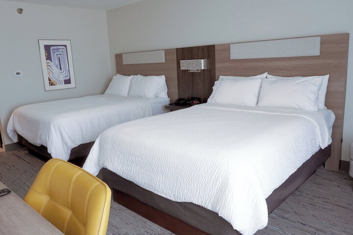 Room 3 of 37