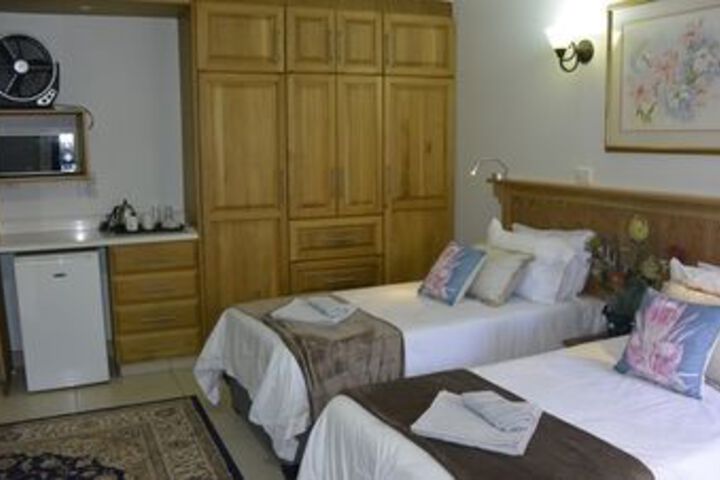 Room 27 of 77