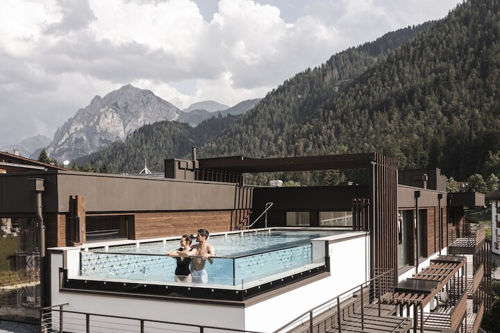 Pools & Facilities