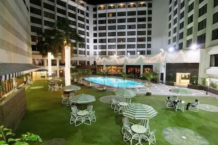 Pool 9 of 27