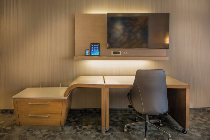 Room 10 of 30