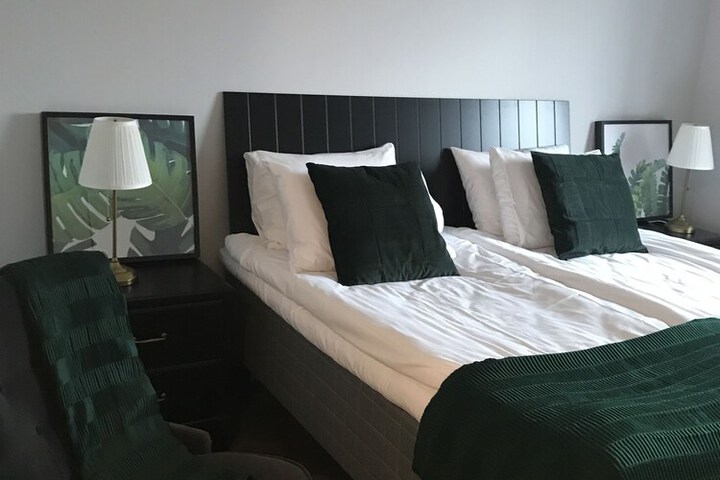 Room 6 of 37