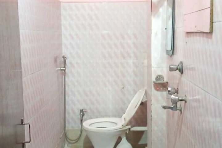 Room 16 of 27