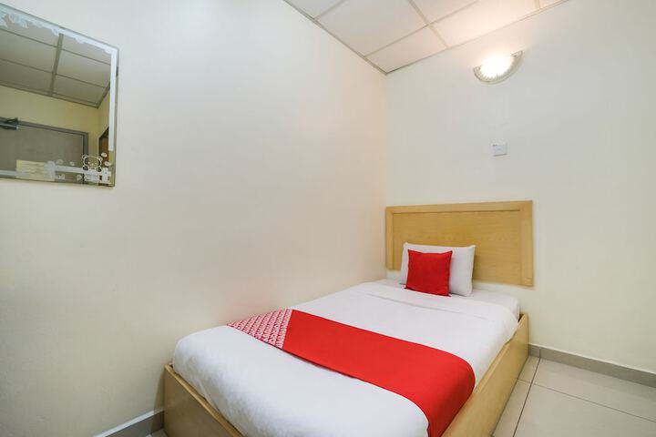 Room 14 of 34