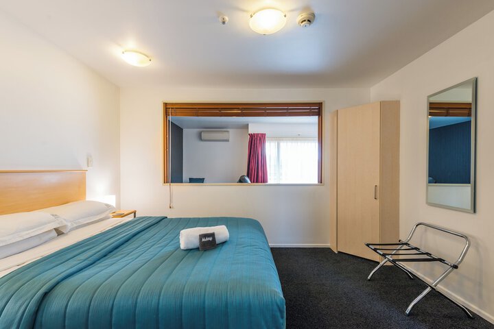 Room 34 of 80