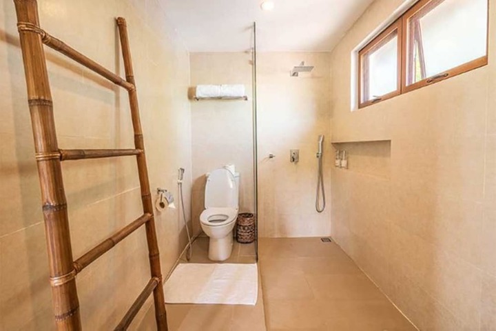 Room 9 of 15