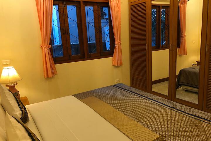 Room 2 of 53