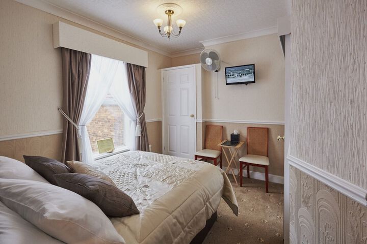 Room 17 of 25