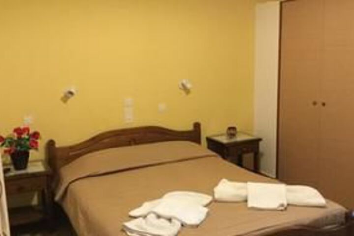 Room 8 of 10