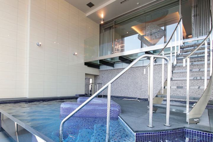 Pool 49 of 73