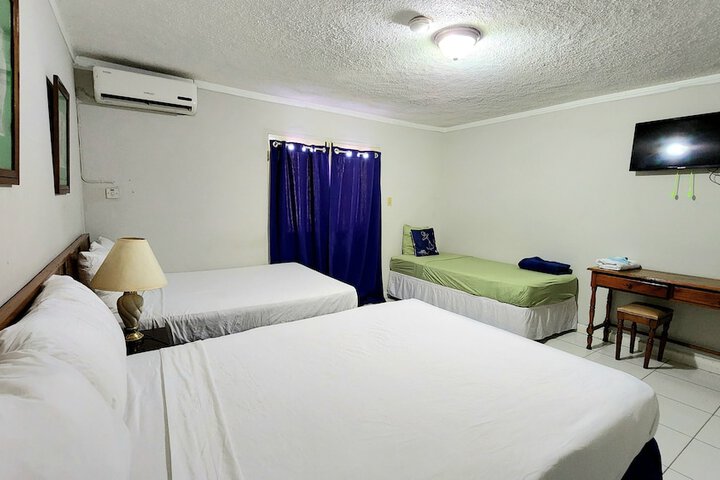 Room 8 of 110