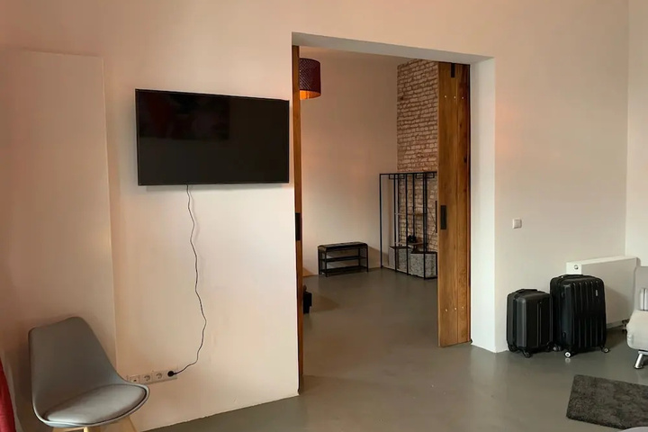 Room 3 of 27