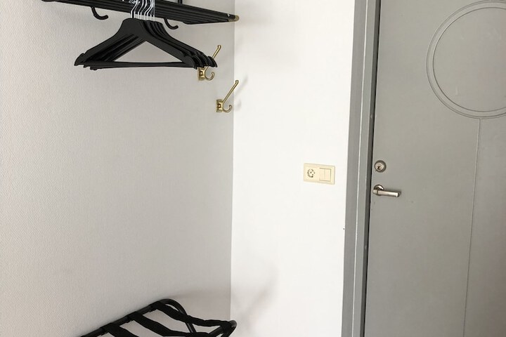 Room 12 of 36